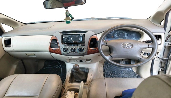 2007 Toyota Innova V 2.5 7 STR, Diesel, Manual, 2,60,722 km, interior