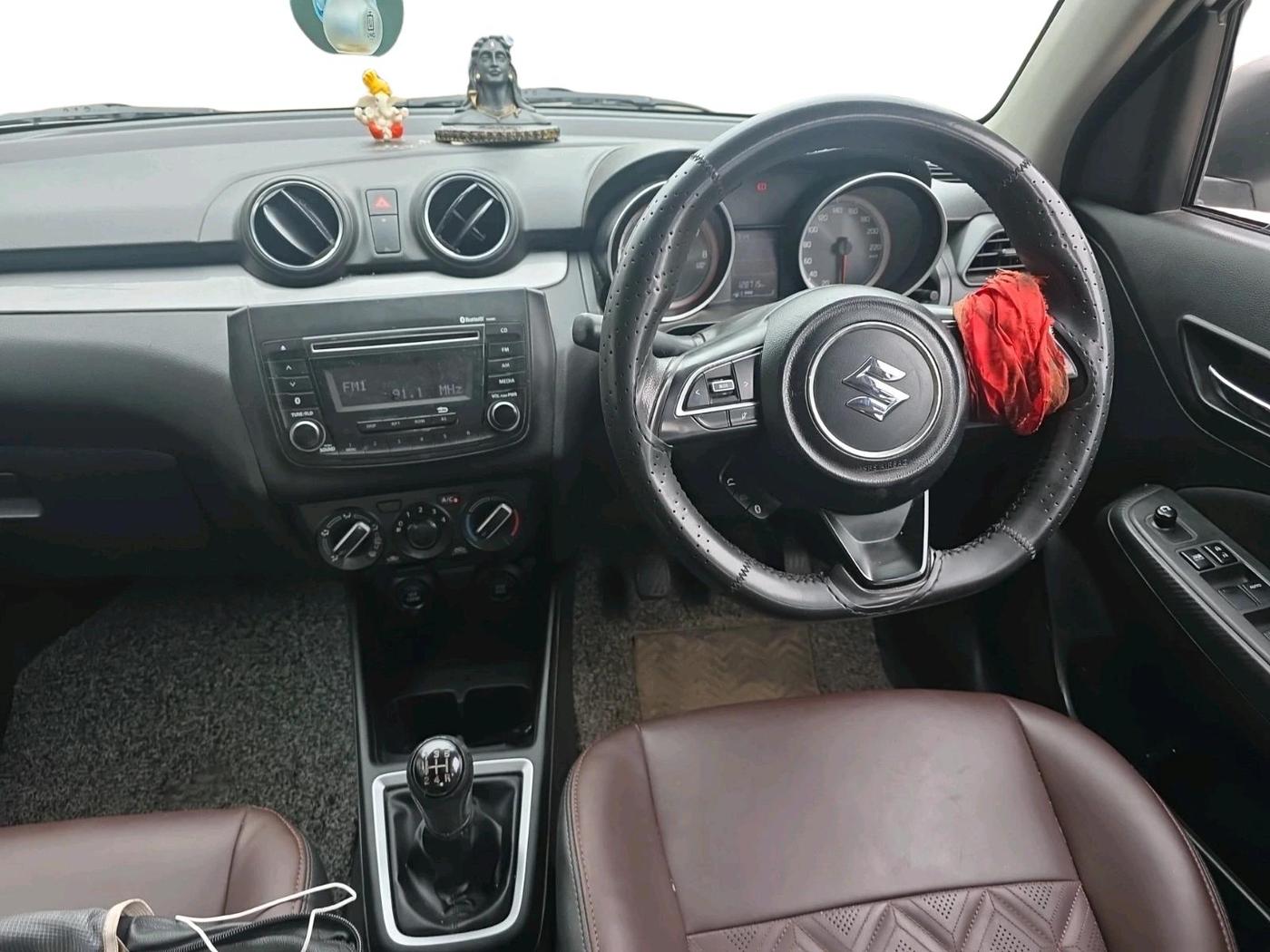 2020 Maruti Swift VXI, Petrol, Manual, 1,28,715 km, interior