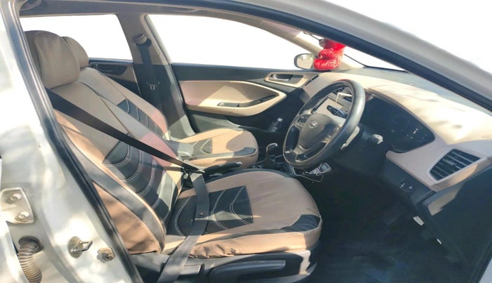 2017 Hyundai Elite i20 ASTA 1.2 (O), CNG, Manual, 1,50,136 km, interior