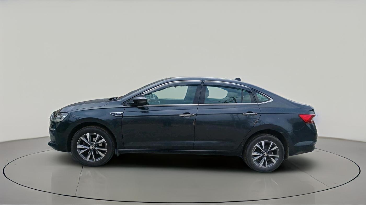 2022 Skoda SLAVIA STYLE 1.0L TSI MT, Petrol, Manual, 43,709 km, exterior