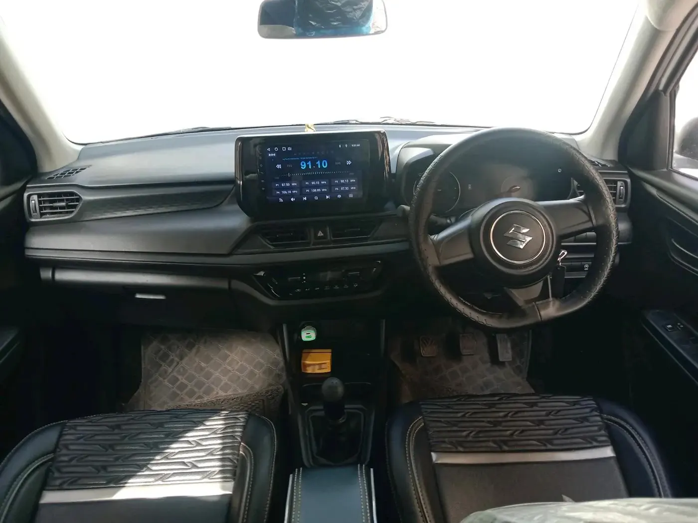 2025 Maruti Swift LXi, Petrol, Manual, 15,345 km, interior