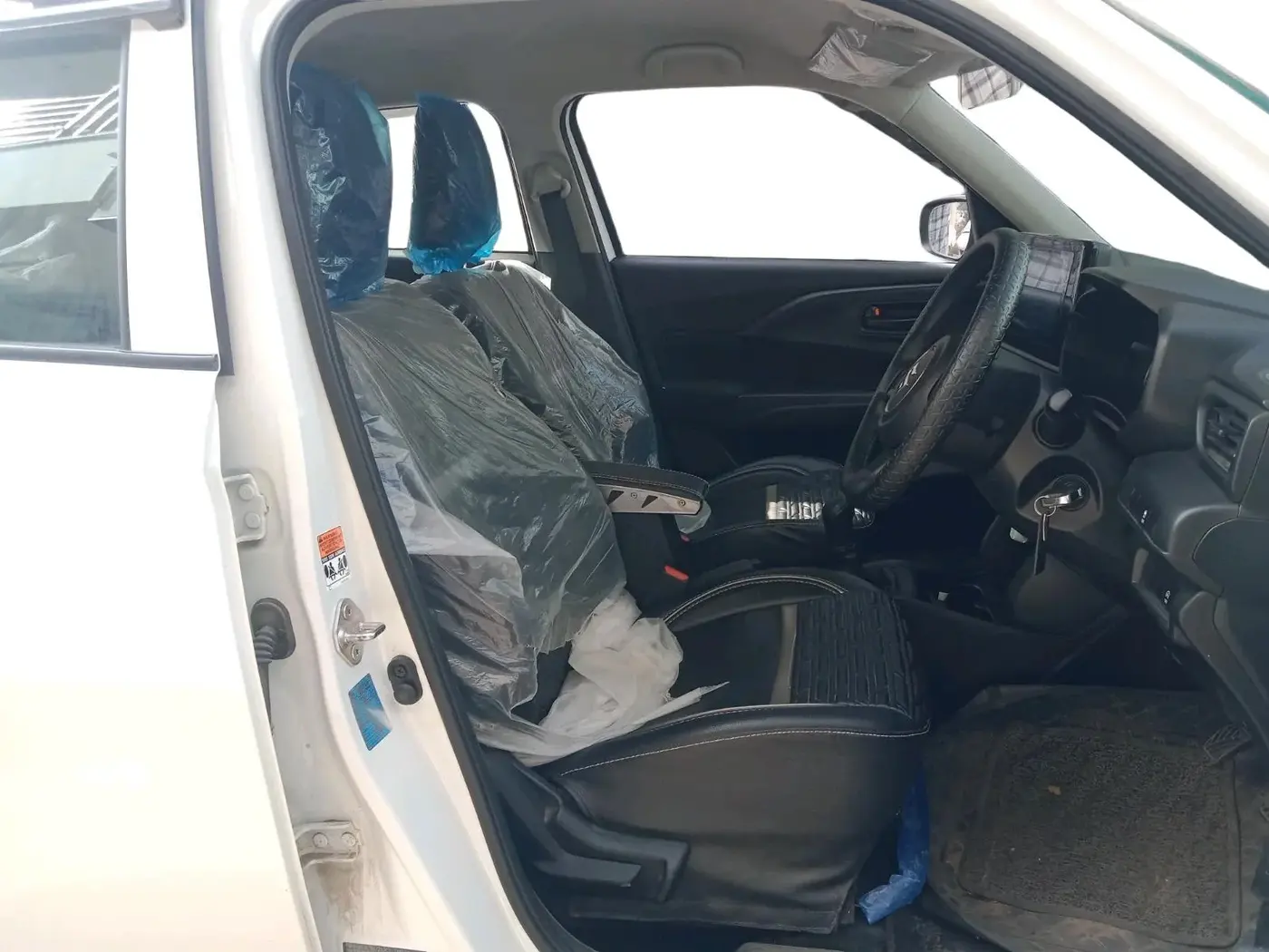 2025 Maruti Swift LXi, Petrol, Manual, 15,345 km, interior