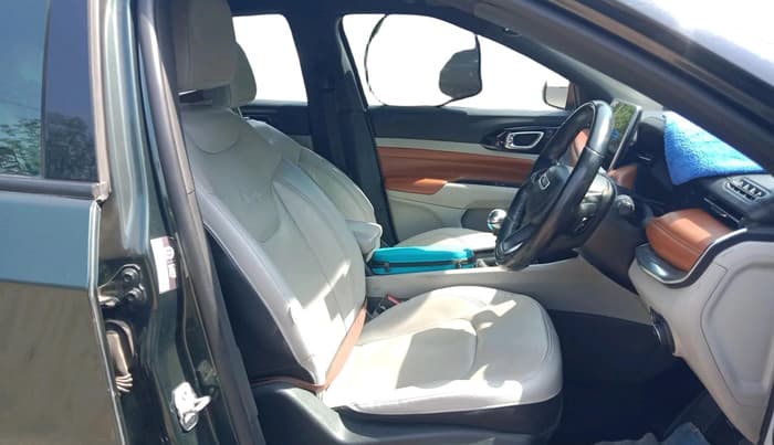 2023 Jeep Compass LIMITED (O) 2.0 DIESEL, Diesel, Manual, 1,41,341 km, interior