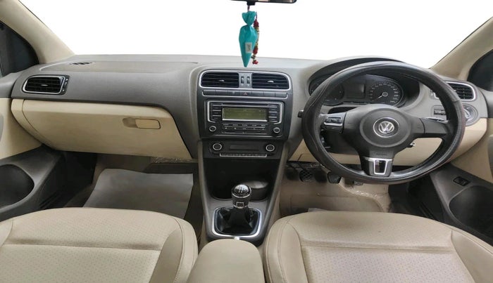 2013 Volkswagen Vento HIGHLINE DIESEL 1.6, Diesel, Manual, 2,97,389 km, interior