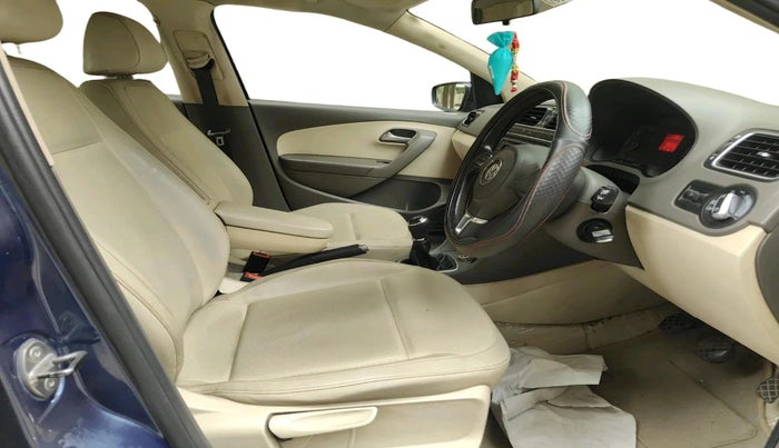 2013 Volkswagen Vento HIGHLINE DIESEL 1.6, Diesel, Manual, 2,97,389 km, interior