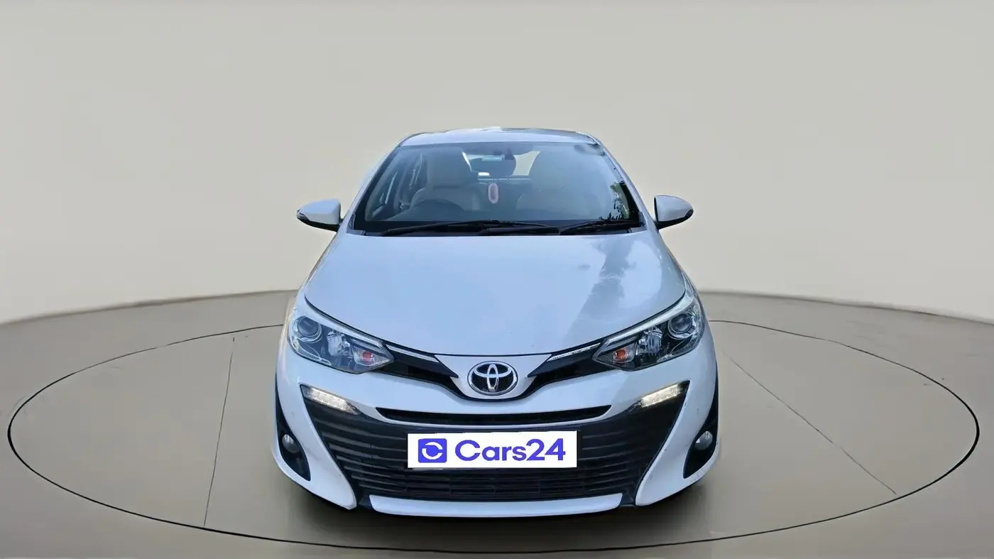 2018 Toyota YARIS VX CVT, Petrol, Automatic, 67,954 km, exterior