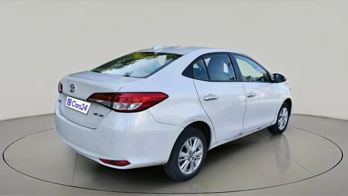 2018 Toyota YARIS VX CVT, Petrol, Automatic, 67,954 km, exterior