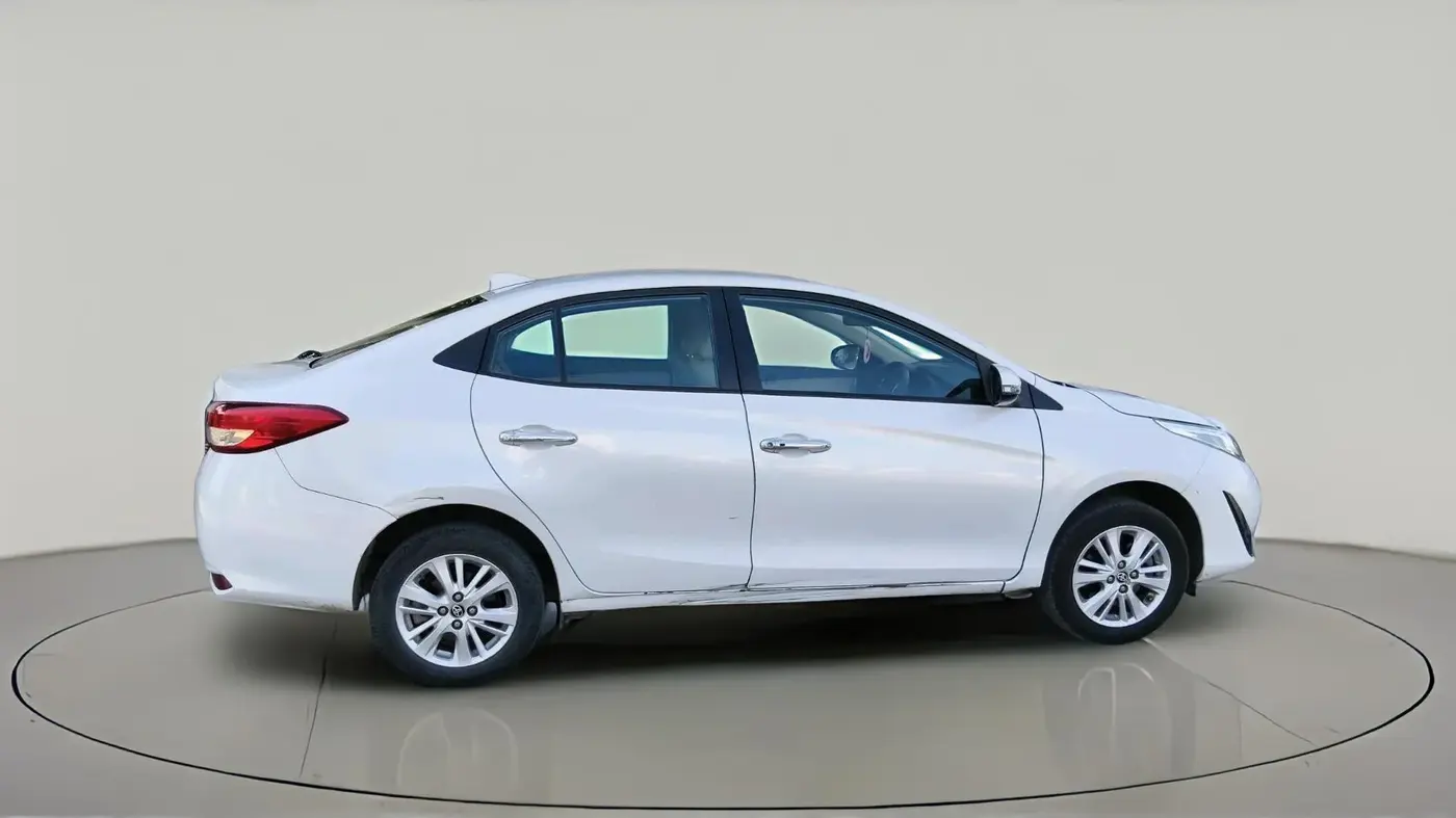 2018 Toyota YARIS VX CVT, Petrol, Automatic, 67,954 km, exterior