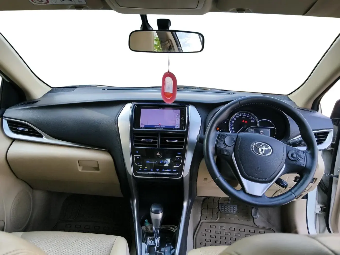 2018 Toyota YARIS VX CVT, Petrol, Automatic, 67,954 km, interior