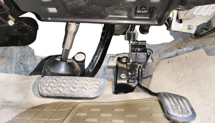 2018 Toyota YARIS VX CVT, Petrol, Automatic, 67,954 km, interior