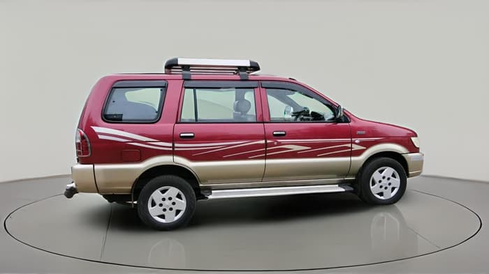 2011 Chevrolet Tavera NEO LS B3 10 STR BS III, Diesel, Manual, 1,00,953 km, exterior