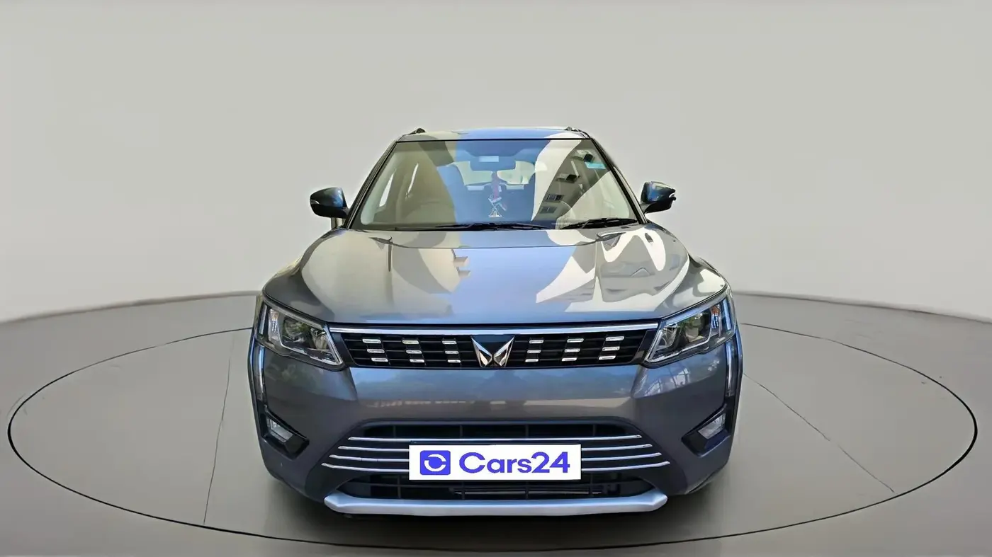 2023 Mahindra XUV300 W8 (O) 1.2 PETROL, Petrol, Manual, 8,128 km, exterior
