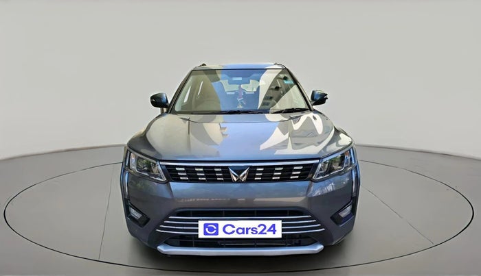 2023 Mahindra XUV300 W8 (O) 1.2 PETROL, Petrol, Manual, 8,128 km, exterior