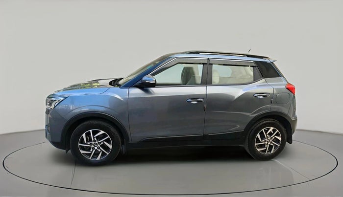 2023 Mahindra XUV300 W8 (O) 1.2 PETROL, Petrol, Manual, 8,128 km, exterior