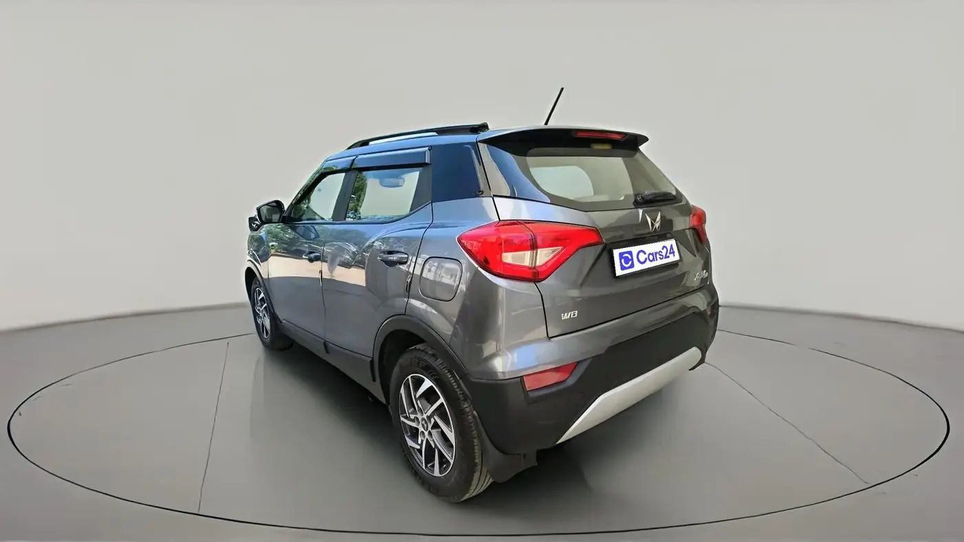 2023 Mahindra XUV300 W8 (O) 1.2 PETROL, Petrol, Manual, 8,128 km, exterior