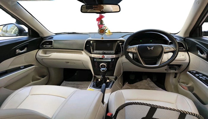 2023 Mahindra XUV300 W8 (O) 1.2 PETROL, Petrol, Manual, 8,128 km, interior