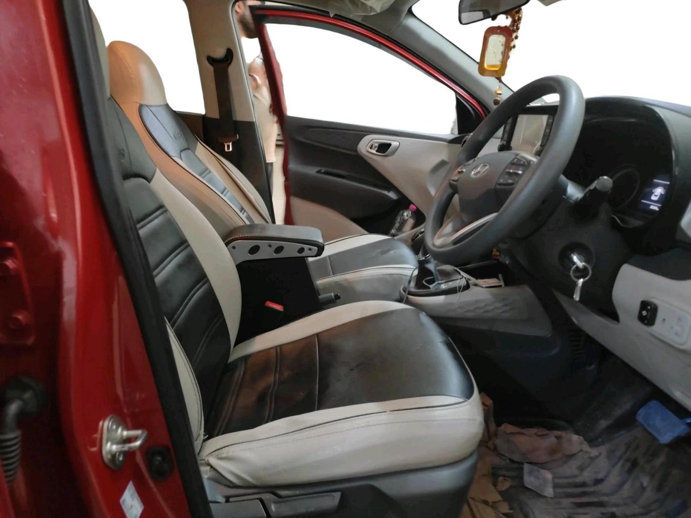 2023 Hyundai GRAND I10 NIOS SPORTZ AMT 1.2 KAPPA VTVT, CNG, Automatic, 35,389 km, interior