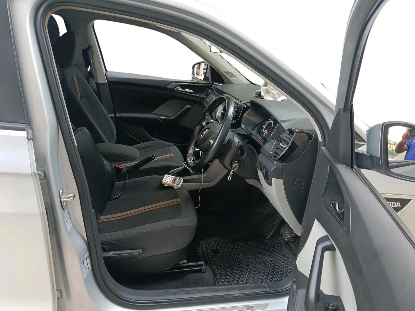 2022 Skoda KUSHAQ AMBITION 1.0L TSI AT, Petrol, Automatic, 74,654 km, interior