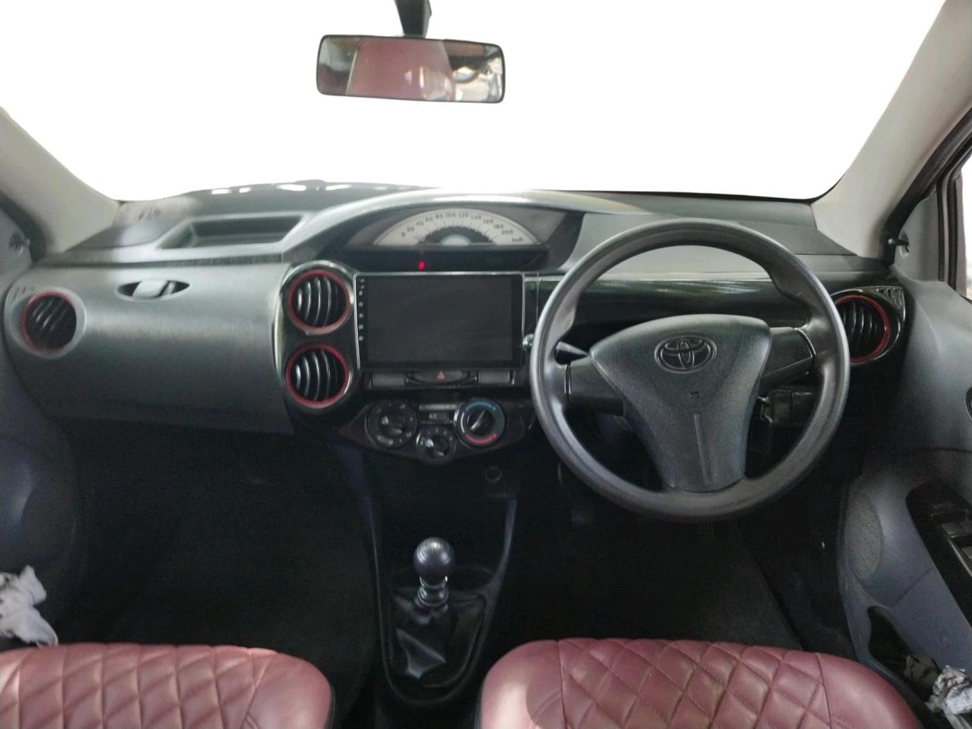 2012 Toyota Etios Liva GD, Diesel, Manual, 1,09,102 km, interior