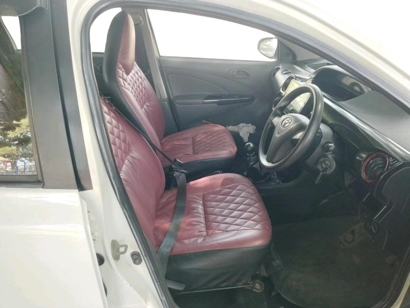 2012 Toyota Etios Liva GD, Diesel, Manual, 1,09,102 km, interior