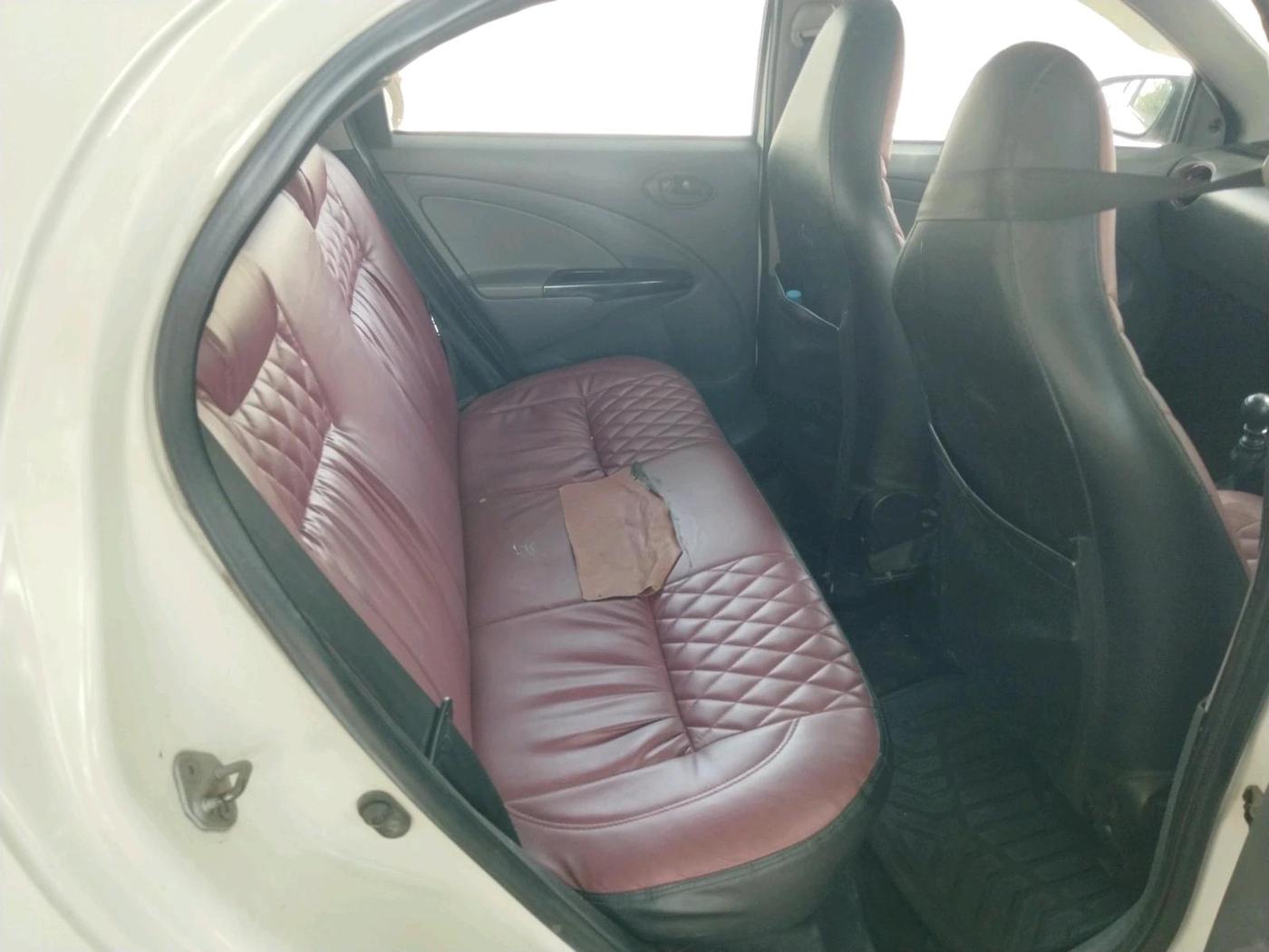 2012 Toyota Etios Liva GD, Diesel, Manual, 1,09,102 km, interior