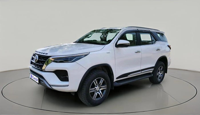 2025 Toyota Fortuner 4X2 AT 2.8 DIESEL, Diesel, Automatic, 14,290 km, exterior