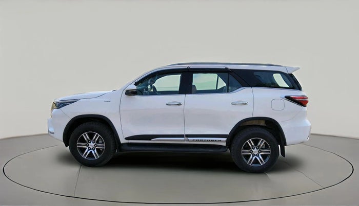 2025 Toyota Fortuner 4X2 AT 2.8 DIESEL, Diesel, Automatic, 14,290 km, exterior