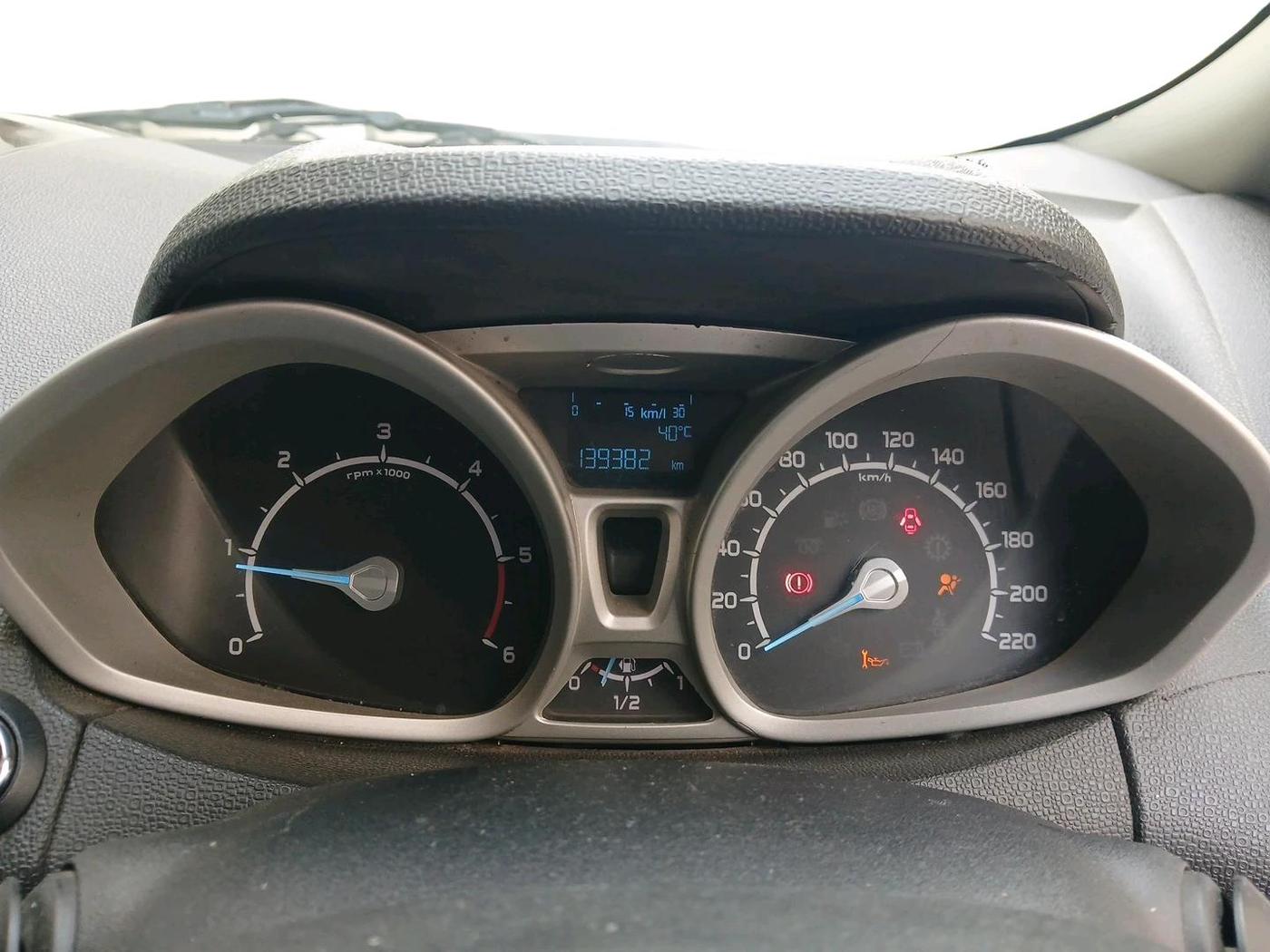 2014 Ford Ecosport TITANIUM 1.5L DIESEL (OPT), Diesel, Manual, 1,39,382 km, interior