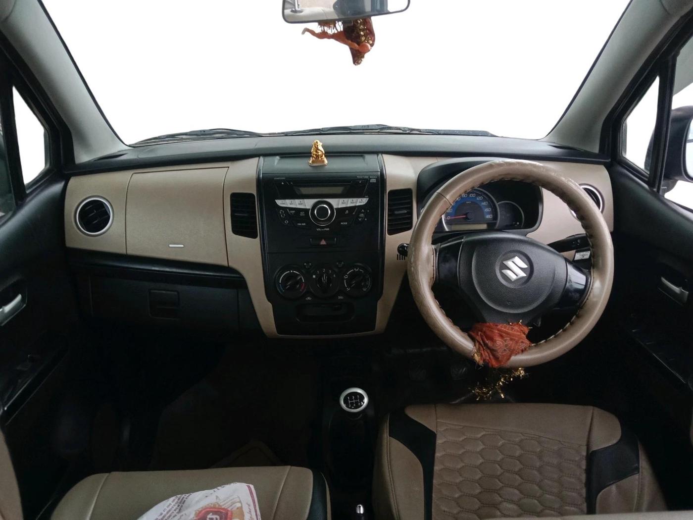 2017 Maruti Wagon R 1.0 VXI, CNG, Manual, 1,99,443 km, interior