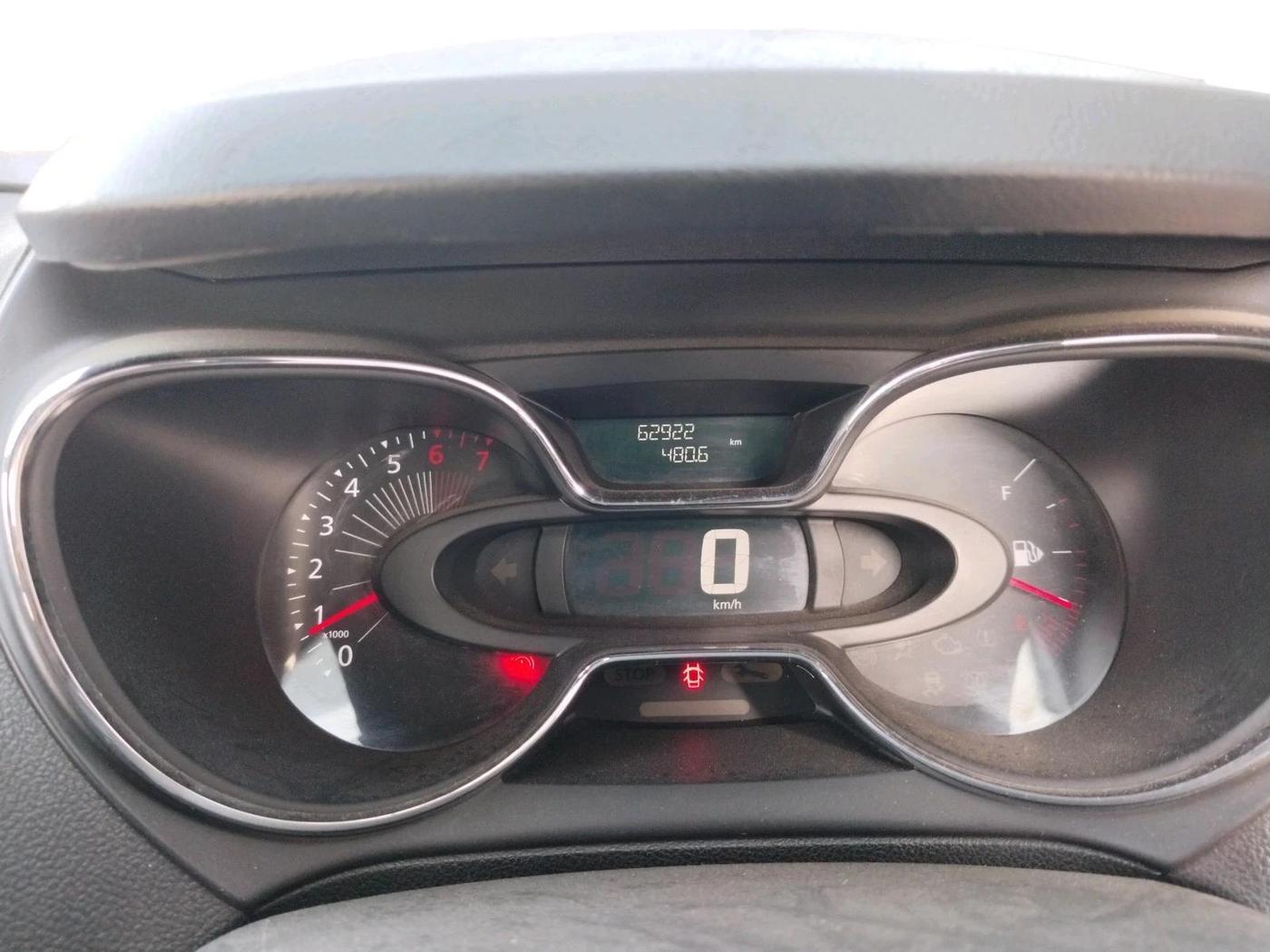 2017 Renault Captur RXT PETROL, CNG, Manual, 62,922 km, interior