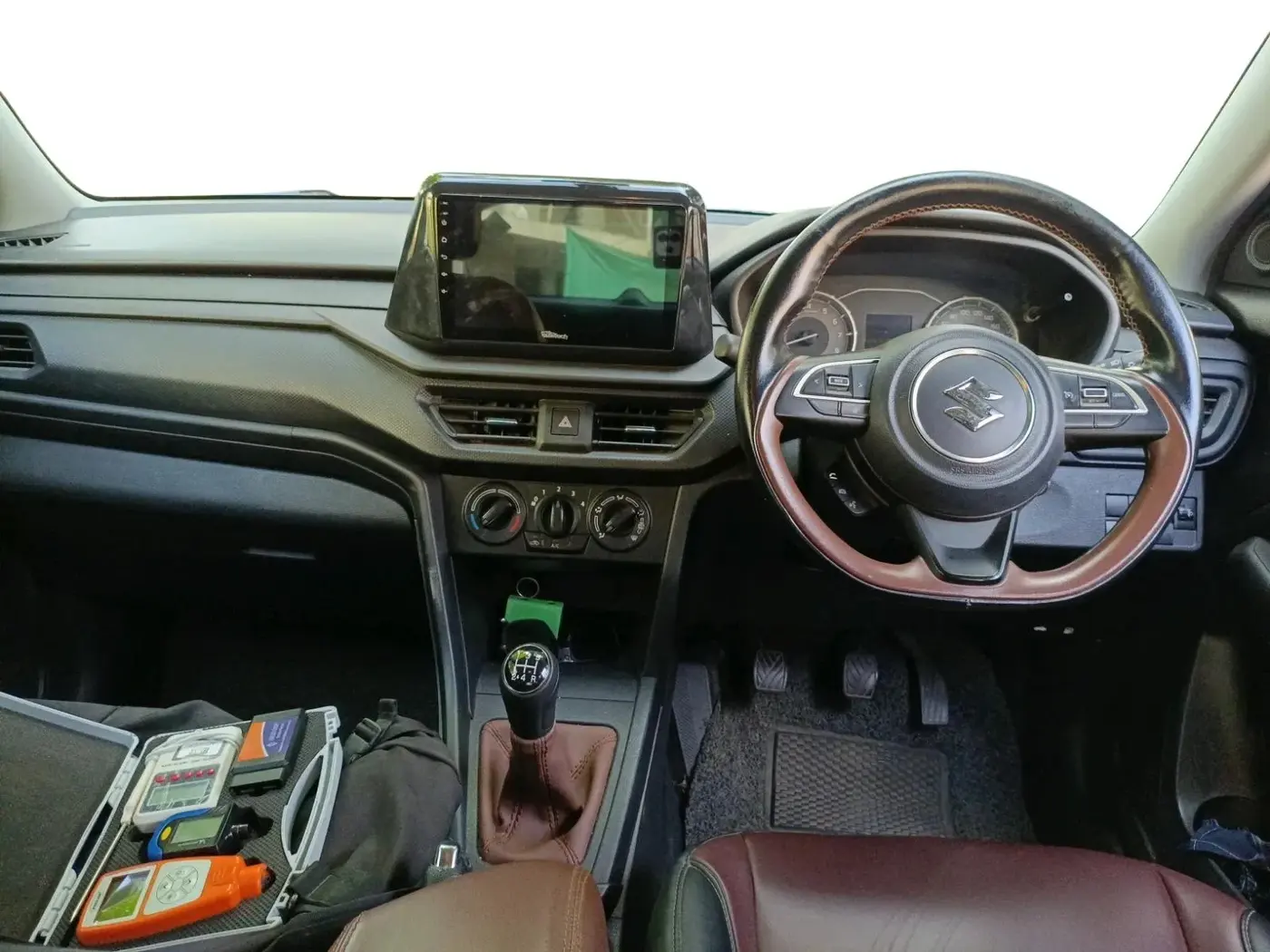 2024 Maruti BREZZA LXI S- CNG, CNG, Manual, 25,538 km, interior