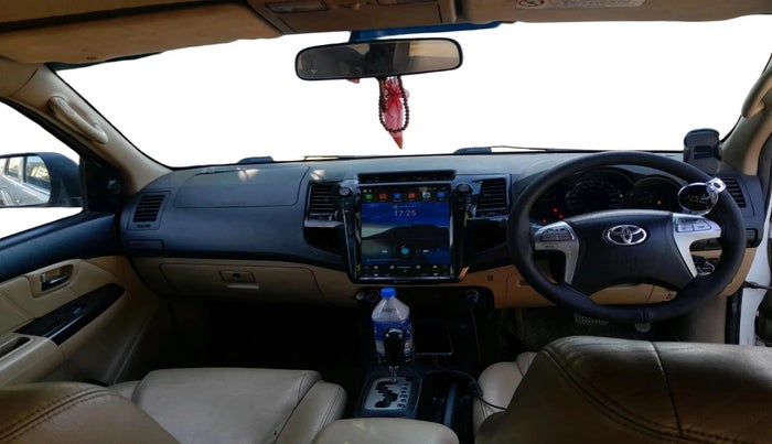 2015 Toyota Fortuner 3.0 4X2 AT, Diesel, Automatic, 2,70,294 km, interior