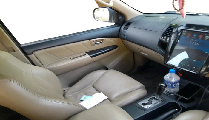 2015 Toyota Fortuner 3.0 4X2 AT, Diesel, Automatic, 2,70,294 km, interior