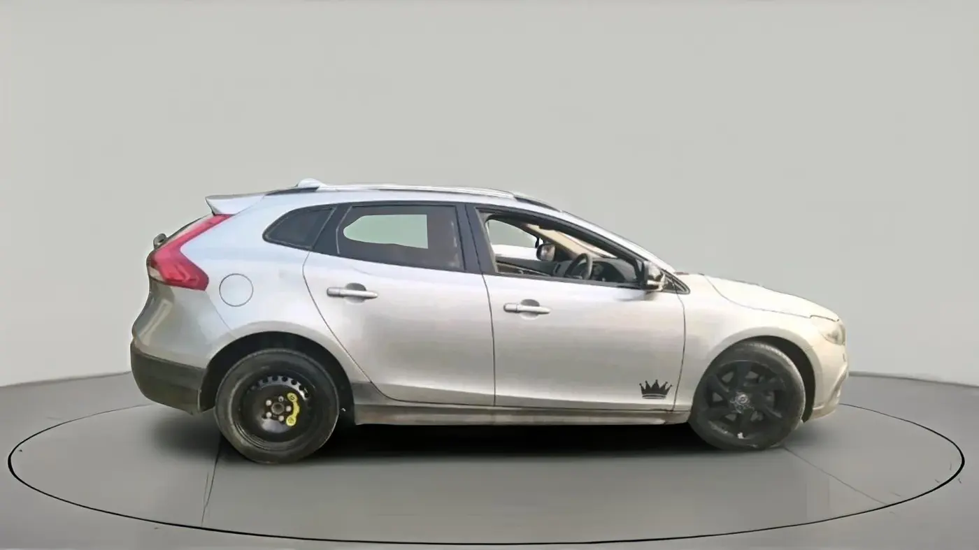 2013 Volvo V40 Cross Country D3, Diesel, Automatic, 9,10,500 km, exterior