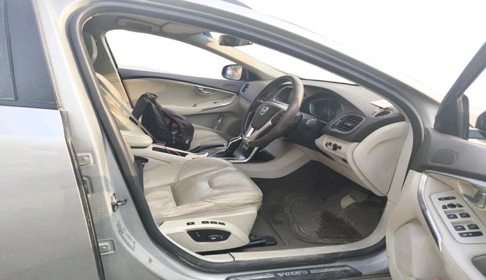 2013 Volvo V40 Cross Country D3, Diesel, Automatic, 9,10,500 km, interior