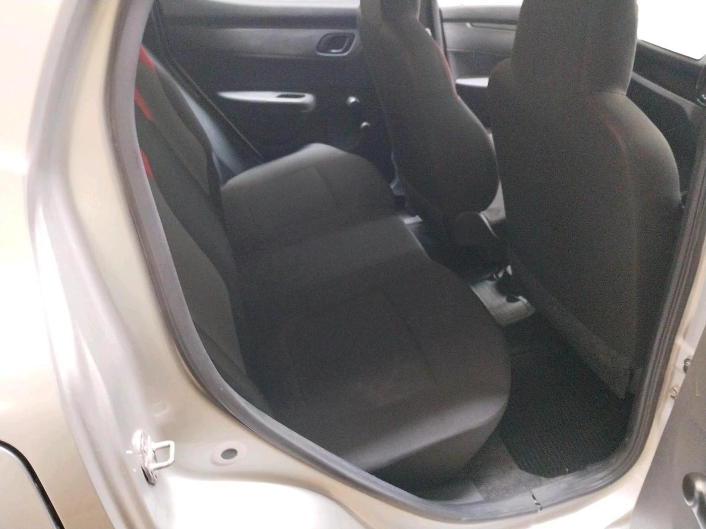 2016 Renault Kwid RXL, Petrol, Manual, 75,392 km, interior