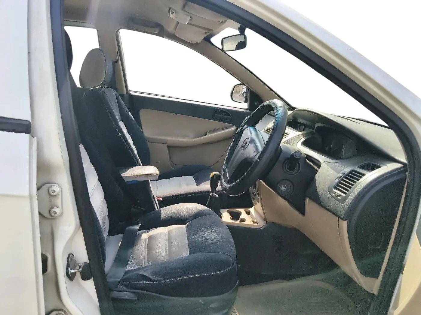 2014 Tata Indica Vista LX TDI, Diesel, Manual, 1,46,451 km, interior