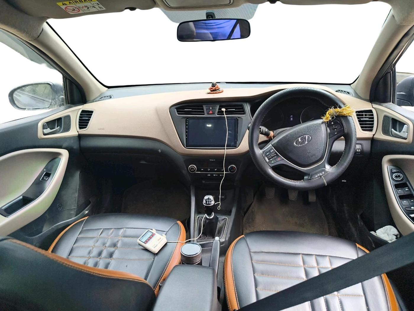 2017 Hyundai Elite i20 ASTA 1.4 CRDI (O), Diesel, Manual, 1,00,532 km, interior