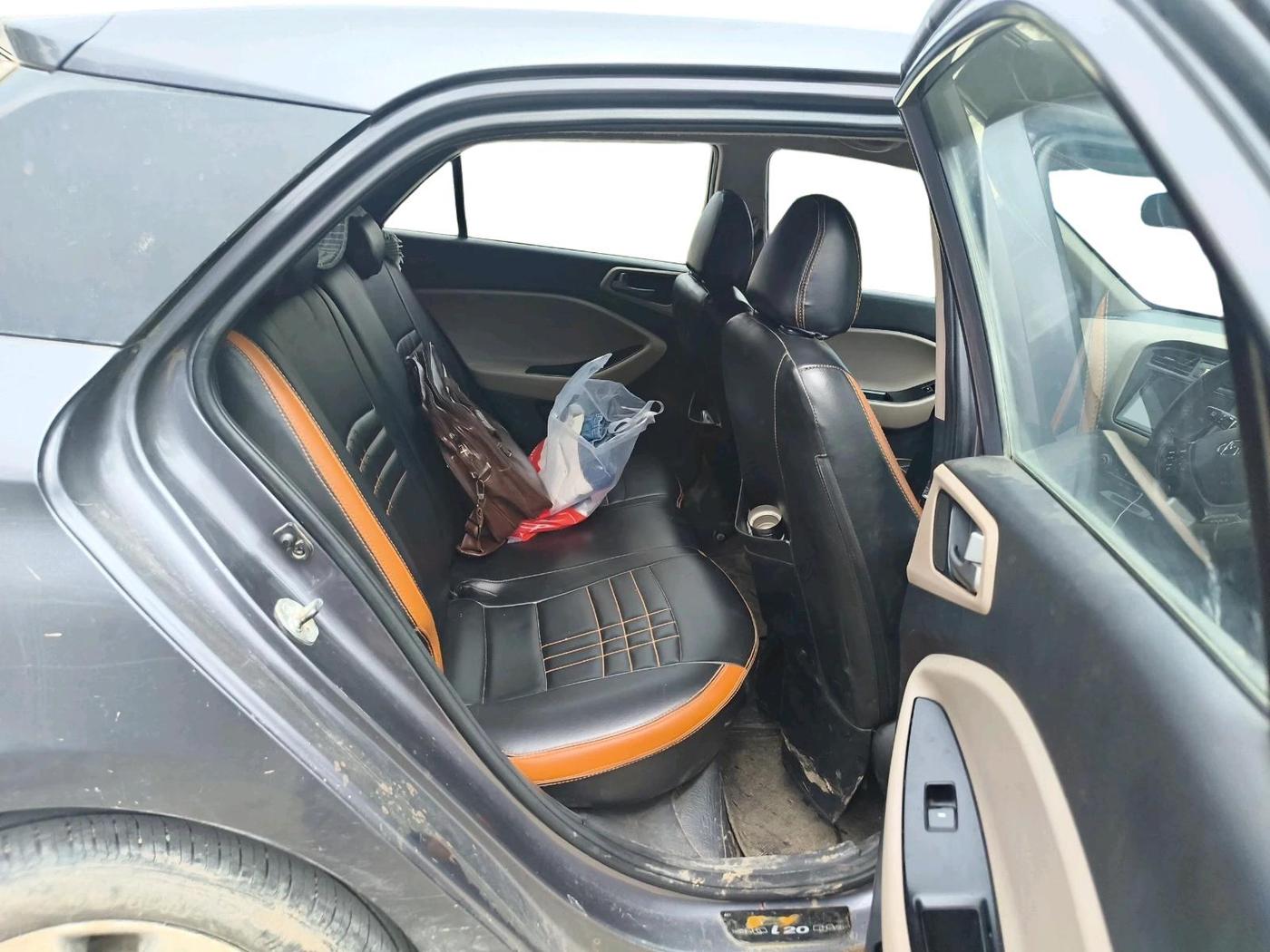 2017 Hyundai Elite i20 ASTA 1.4 CRDI (O), Diesel, Manual, 1,00,532 km, interior