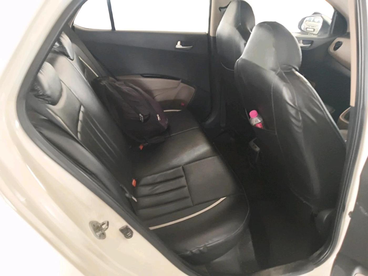 2015 Hyundai Grand i10 SPORTZ 1.1 CRDI, Diesel, Manual, 98,300 km, interior