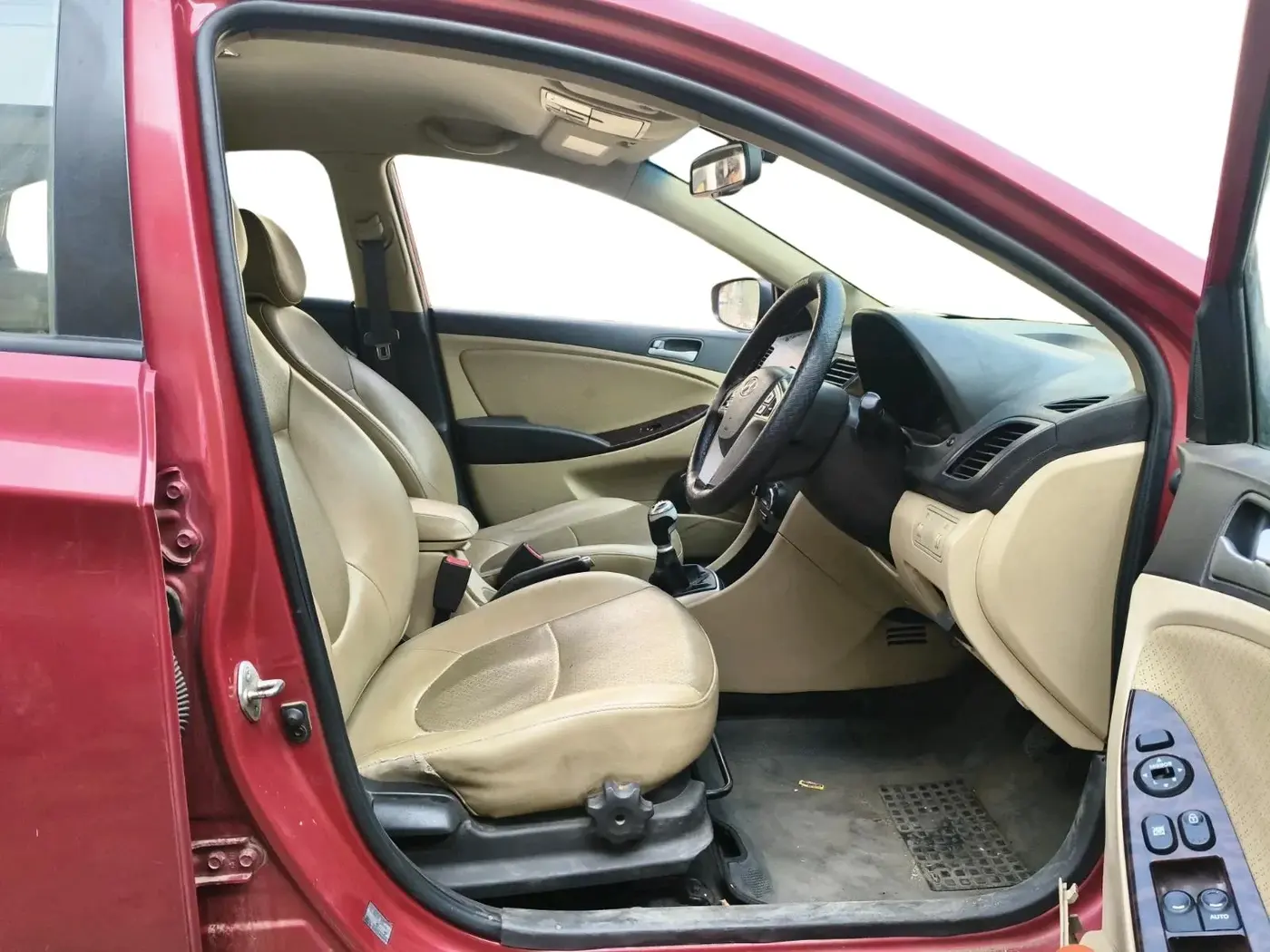 2015 Hyundai Verna FLUIDIC 4S 1.6 VTVT S(O), Petrol, Manual, 71,600 km, interior