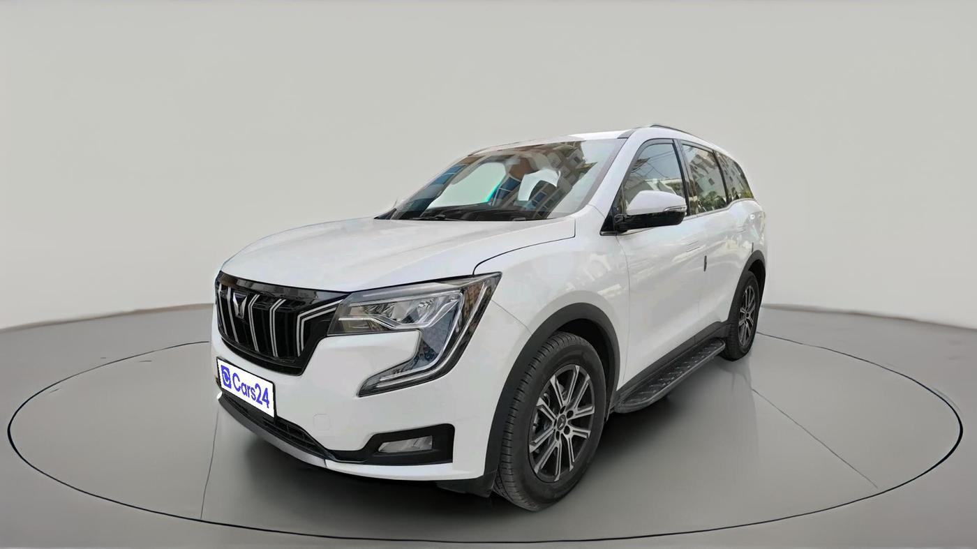 2025 Mahindra XUV700 AX 7 D AT 7 STR, Diesel, Automatic, 6,585 km, exterior