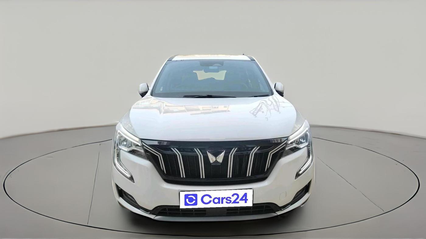 2025 Mahindra XUV700 AX 7 D AT 7 STR, Diesel, Automatic, 6,585 km, exterior