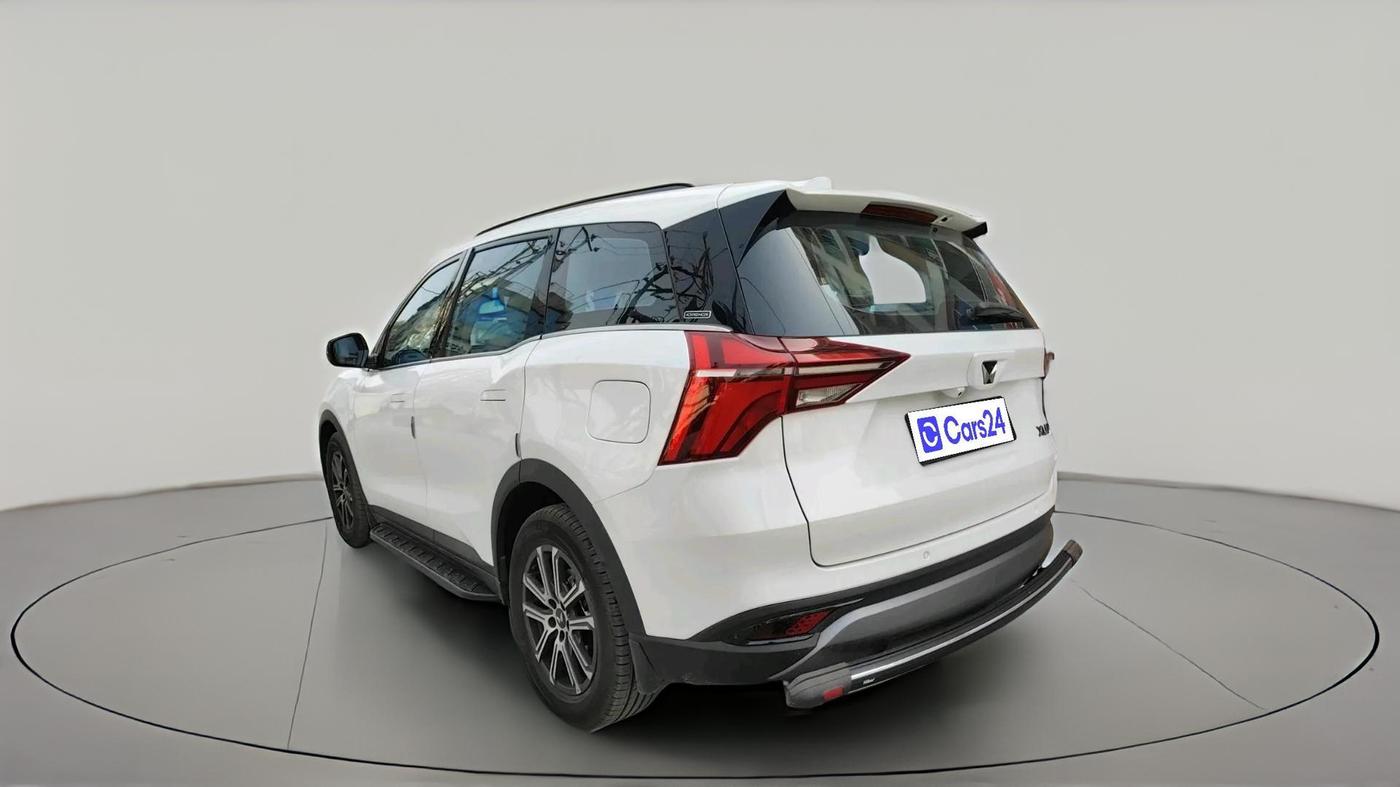 2025 Mahindra XUV700 AX 7 D AT 7 STR, Diesel, Automatic, 6,585 km, exterior