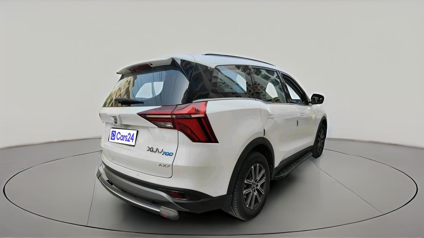 2025 Mahindra XUV700 AX 7 D AT 7 STR, Diesel, Automatic, 6,585 km, exterior