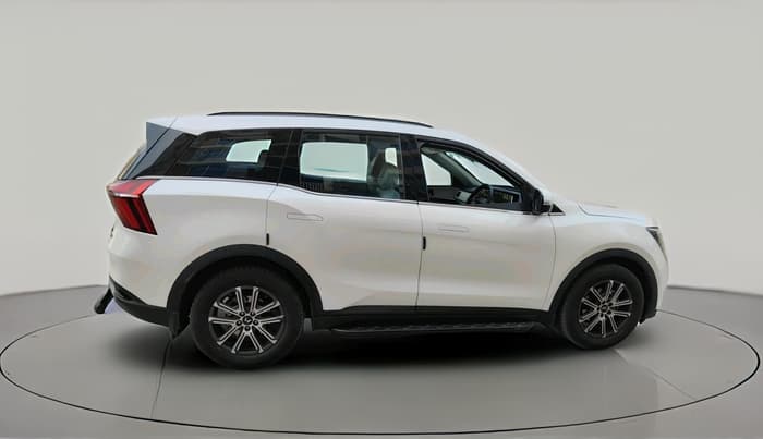2025 Mahindra XUV700 AX 7 D AT 7 STR, Diesel, Automatic, 6,585 km, exterior
