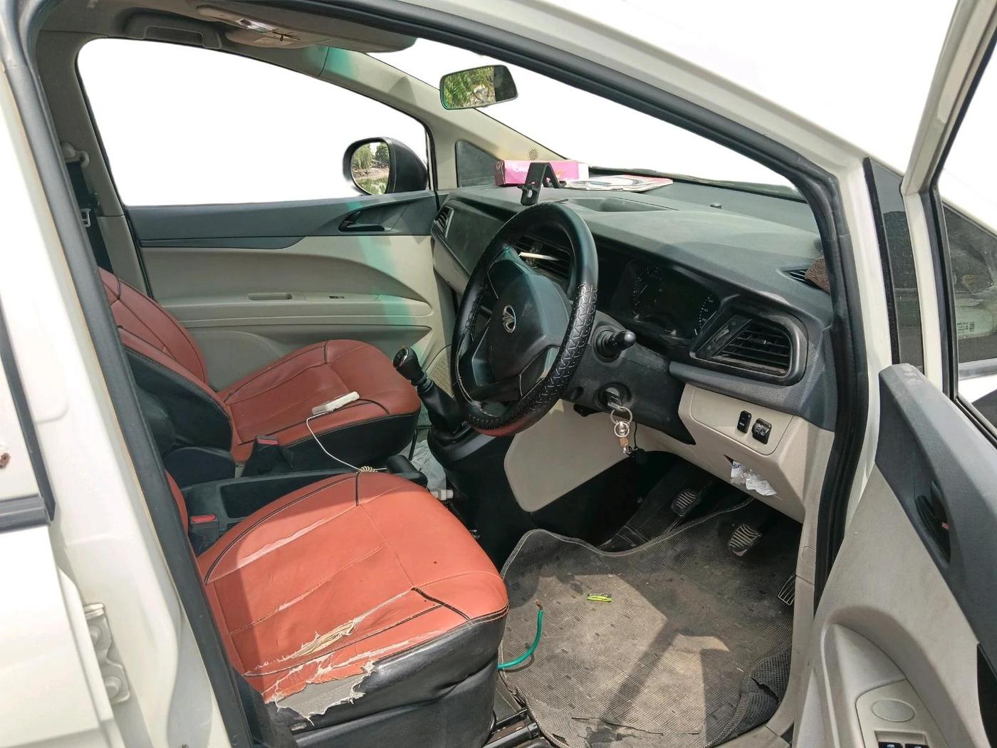 2019 Mahindra MARAZZO M2 8 STR, Diesel, Manual, 2,03,214 km, interior