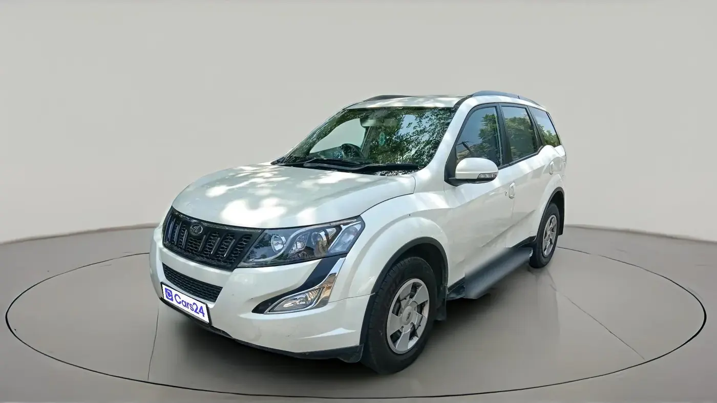 2017 Mahindra XUV500 W6, Diesel, Manual, 1,35,173 km, exterior