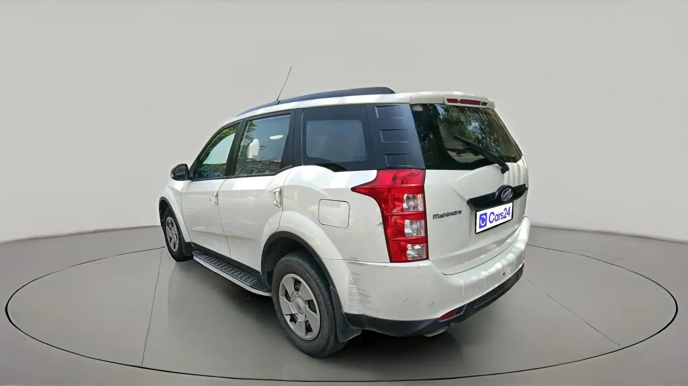 2017 Mahindra XUV500 W6, Diesel, Manual, 1,35,173 km, exterior