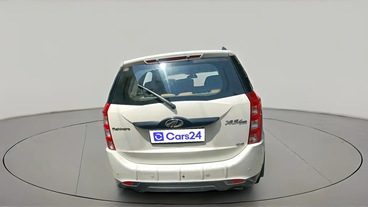 2017 Mahindra XUV500 W6, Diesel, Manual, 1,35,173 km, exterior